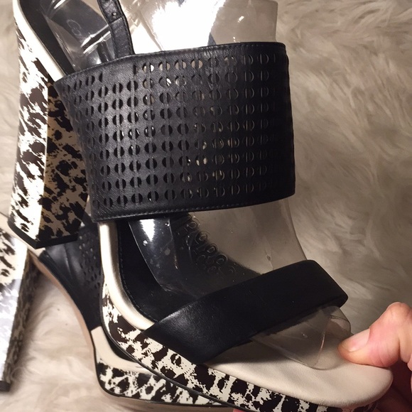 Calvin Klein block animal design heels - Picture 4 of 7